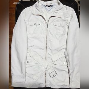 Tommy Hilfiger Cream Jacket In Size XL With Belt.